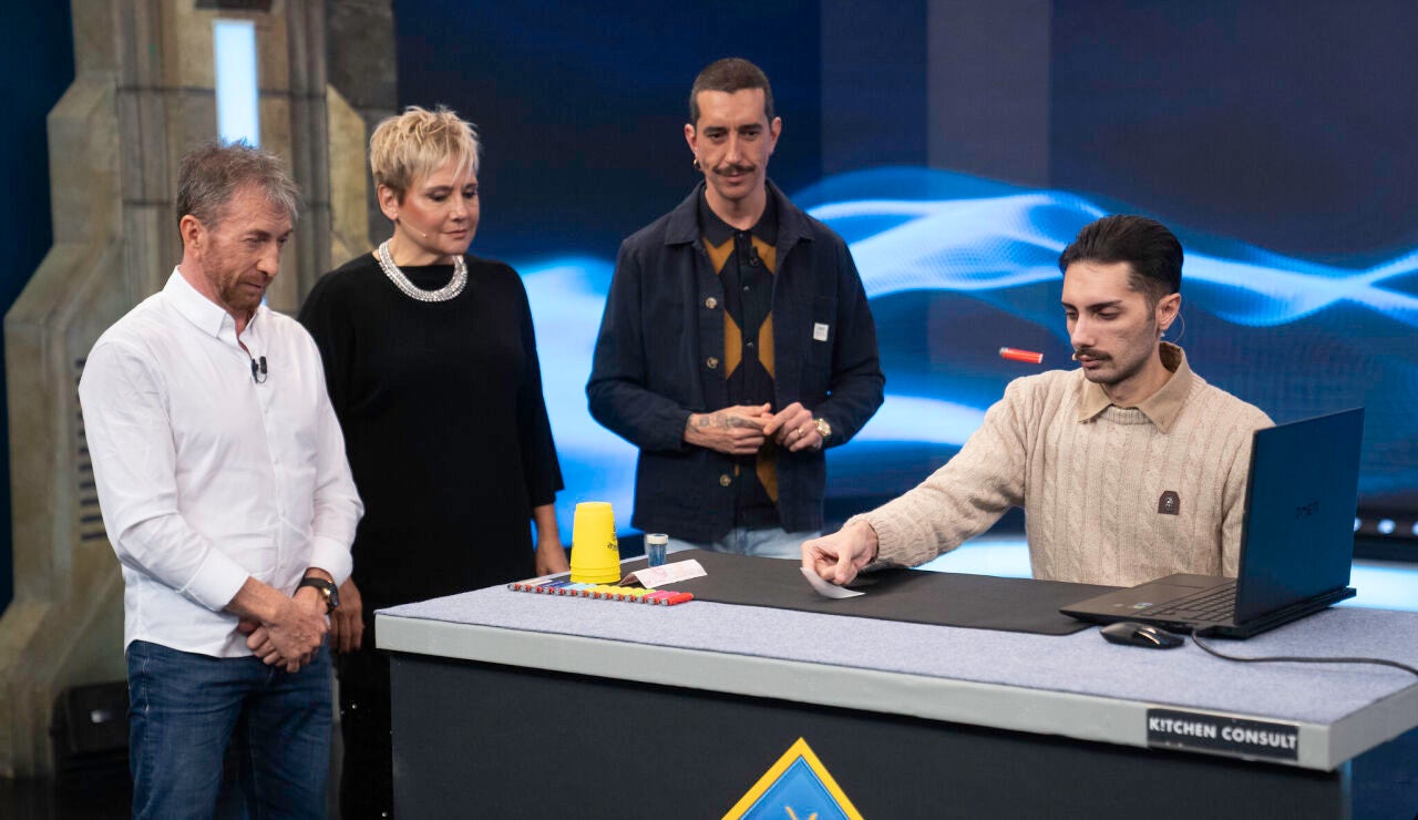 &iexcl;Incre&iacute;ble! El hombre m&aacute;s r&aacute;pido del mundo con las manos nos deja boquiabiertos con una exhibici&oacute;n &uacute;nica