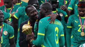El equipo de Senegal celebra el t&iacute;tulo de la Copa &Aacute;frica