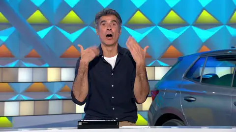 Raúl desata la locura en La ruleta de la suerte: bombero de profesión y Míster Alicante Raúl desata la locura en La ruleta de la suerte: bombero de profesión y Míster Alicante