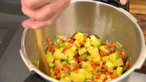 Sazona, rehoga y cocina el conjunto