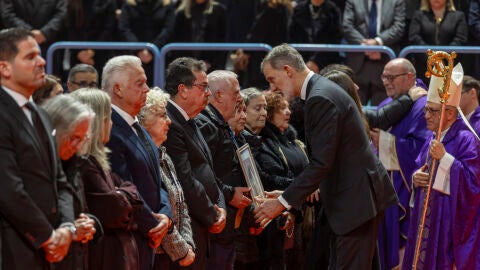 El rey Felipe y la Reina Letizia en el funeral