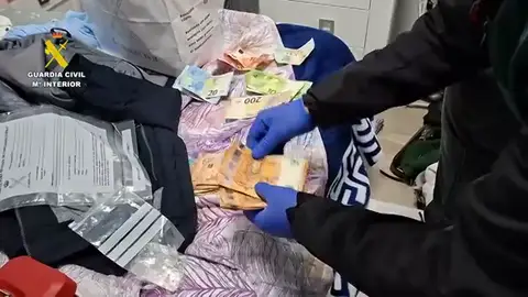 Coloca una baliza GPS para robar 300.000 euros a un joyero en Cádiz Coloca una baliza GPS para robar 300.000 euros a un joyero en Cádiz