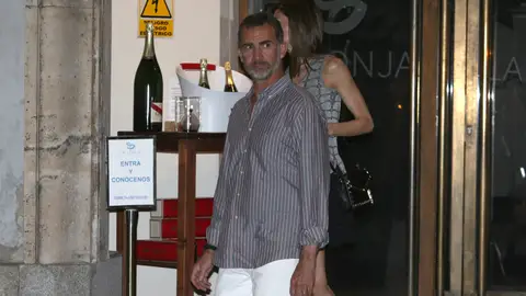 Felipe y Letizia saliendo del restaurante La Lonja del Mar Felipe y Letizia saliendo del restaurante La Lonja del Mar