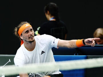 Alexander Zverev, molesto con la juez de silla en Melbourne