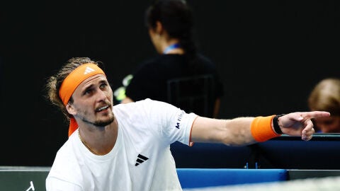 Alexander Zverev, molesto con la juez de silla en Melbourne
