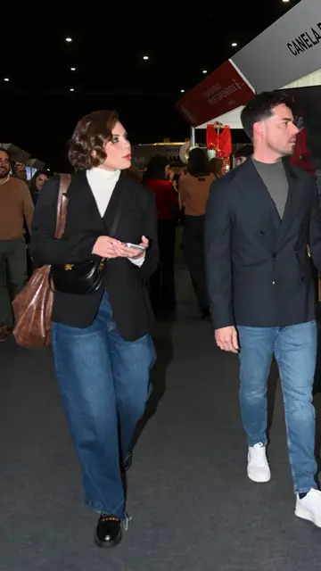 Jessica Bueno y Roberto Mendoza ante las cámaras Jessica Bueno y Roberto Mendoza ante las cámaras