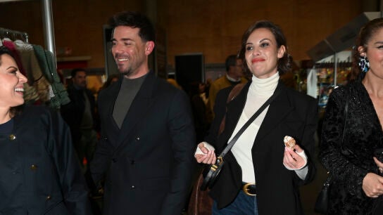 Jessica Bueno y Roberto Mendoza ante las c&aacute;maras