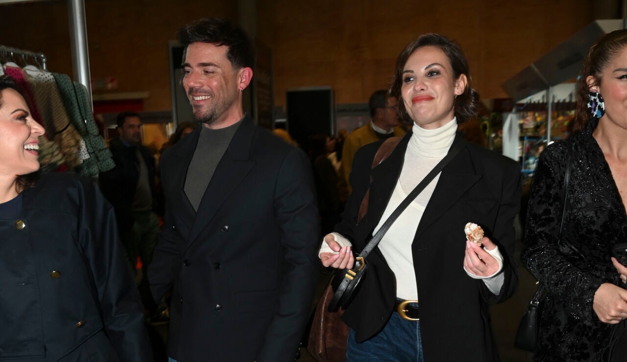 Jessica Bueno y Roberto Mendoza ante las c&aacute;maras