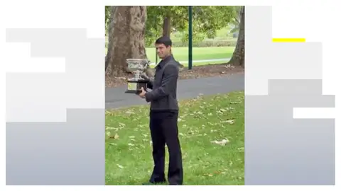 Carlos Alcaraz tras ganar el Open de Australia Carlos Alcaraz tras ganar el Open de Australia