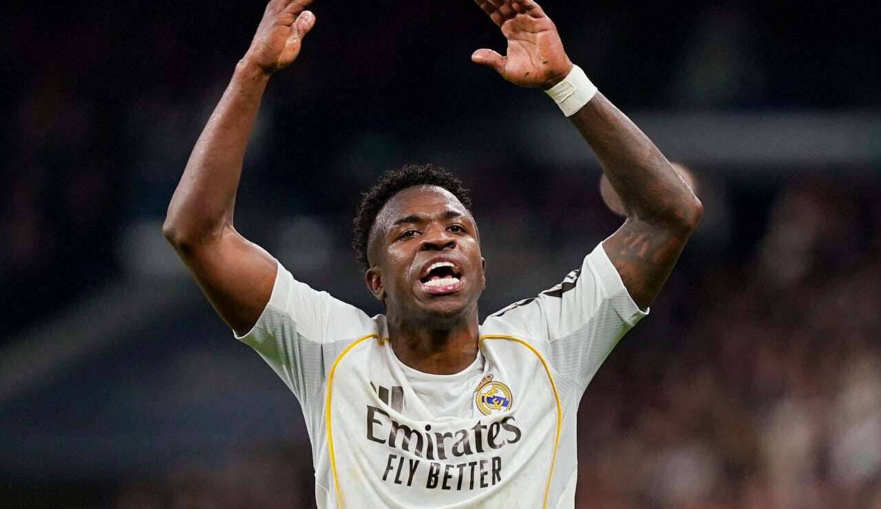 La reacci&oacute;n de Vin&iacute;cius a los pitos el Bernab&eacute;u