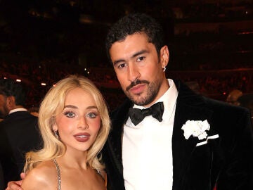 Bad Bunny y Sabrina Carpenter en los Grammy 2026