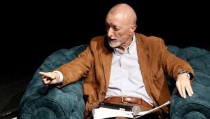 P&eacute;rez-Reverte invitar&aacute; a Pablo Iglesias al foro sobre la guerra civil: "Ucl&eacute;s no volver&aacute;. Se ha desacreditado"