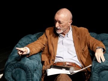 P&eacute;rez-Reverte invitar&aacute; a Pablo Iglesias al foro sobre la guerra civil: "Ucl&eacute;s no volver&aacute;. Se ha desacreditado"