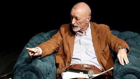 Pérez-Reverte invitará a Pablo Iglesias al foro sobre la guerra civil: "Uclés no volverá. Se ha desacreditado" Pérez-Reverte invitará a Pablo Iglesias al foro sobre la guerra civil: "Uclés no volverá. Se ha desacreditado"