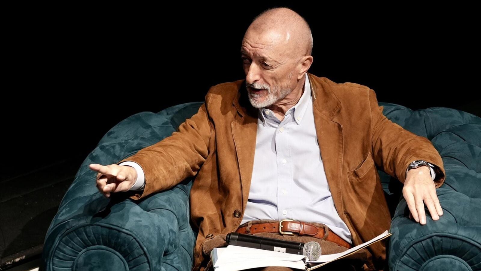 Pérez Reverte anuncia nuevas fechas para sus jornadas e invita al exlíder de Podemos Pablo Iglesias