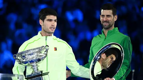 Carlos Alcaraz y Novak Djokovic, tras la final del Open de Australia Carlos Alcaraz y Novak Djokovic, tras la final del Open de Australia