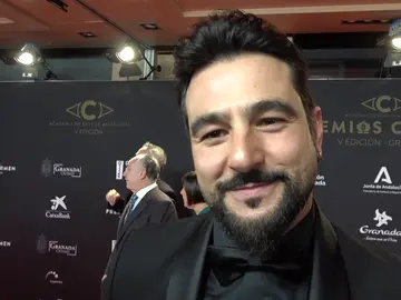 Antonio Velázquez atendiendo a la prensa Antonio Velázquez atendiendo a la prensa