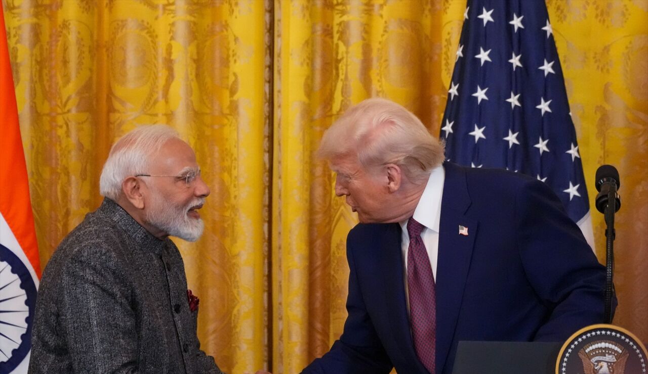 Trump afirma que India dejar&aacute; de comprar petr&oacute;leo ruso y comprar&aacute; a EEUU y Venezuela