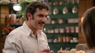 &iquest;Qui&eacute;n es Carlos Troya? Conoce al nuevo cantinero de Sue&ntilde;os de libertad