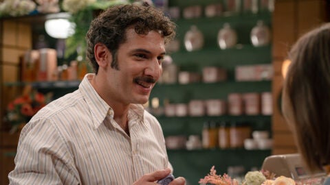 &iquest;Qui&eacute;n es Carlos Troya? Conoce al nuevo cantinero de Sue&ntilde;os de libertad