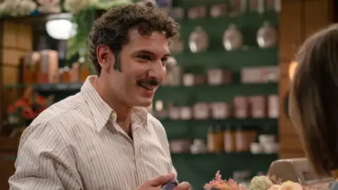 ¿Quién es Carlos Troya? Conoce al nuevo cantinero de Sueños de libertad ¿Quién es Carlos Troya? Conoce al nuevo cantinero de Sueños de libertad