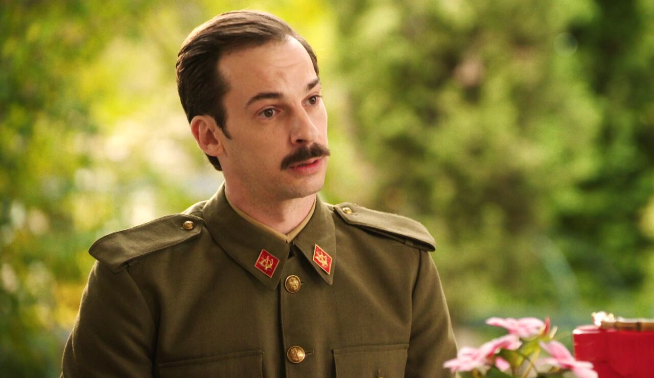 Cloe miente a Rodrigo, el novio de Valentina, sobre el paradero de su amiga: &ldquo;Si s&eacute; algo de ella te avisar&eacute;&rdquo;