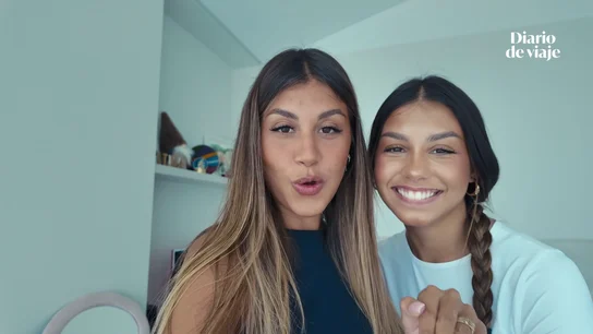 Daniela y Salma Daniela y Salma