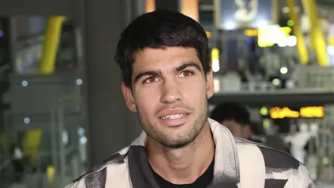 Alcaraz, a su llegada al aeropuerto de Madrid-Barajas desde Australia Alcaraz, a su llegada al aeropuerto de Madrid-Barajas desde Australia