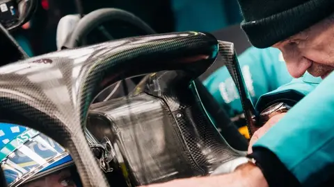 Adrian Newey conversa con Fernando Alonso en Montmeló Adrian Newey conversa con Fernando Alonso en Montmeló