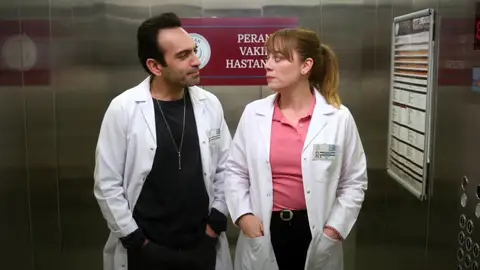 “Eres mi sentido común”: la confesión de Bahar a Evren sobre el caso que le quita el sueño “Eres mi sentido común”: la confesión de Bahar a Evren sobre el caso que le quita el sueño