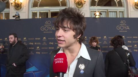 Mitch Robles contestanto a la prensa