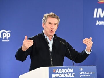 Feijo&oacute; participa en una comida mitin en Calatayud