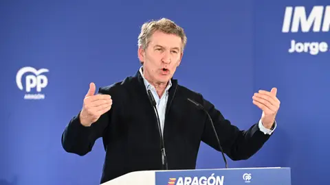 Feijoó participa en una comida mitin en Calatayud El presidente del PP, Alberto Nuñez Feijóo, durante una comida mitin, en el Hotel Valdeherrera, a 1 de febrero de 2026, en Calatayud, Zaragoza, Aragón (España). Este acto se realiza en el marco de la campaña de las elecciones autonómicas de Aragón del 8 de febrero de 2026, donde Feijóo ha reforzado la candidatura de Azcón frente a la del PSOE, encabezada por Pilar Alegría. 01 FEBRERO 2026 ELECCIONES AUTONÓMICAS;CAMPAÑA ELECTORAL Ramón Comet / Europa Press 01/02/2026