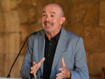 El periodista y escritor Carlos Hern&aacute;ndez de Miguel