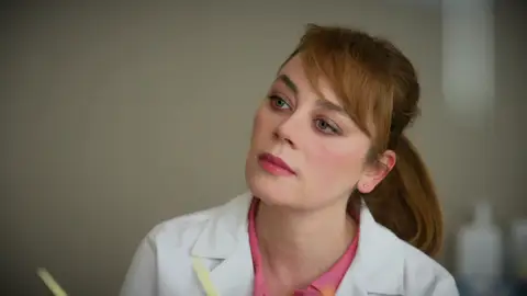 Bahar se traga el orgullo y suplica a Uras que vuelva a casa: “Fui demasiado dura” Bahar se traga el orgullo y suplica a Uras que vuelva a casa: “Fui demasiado dura”