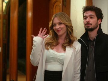 Uras se instala en la mansi&oacute;n con Maral ya como su esposa: &iexcl;Seren y Bahar, en shock!