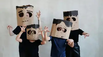 Familia disfrazada Familia disfrazada