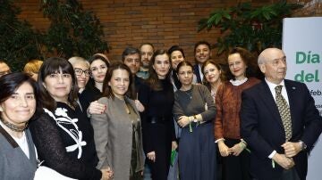 La reina Letizia junto a pacientes de c&aacute;ncer del programa Paciente con Voz