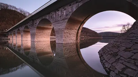 Imagen de archivo de un puente Imagen de archivo de un puente