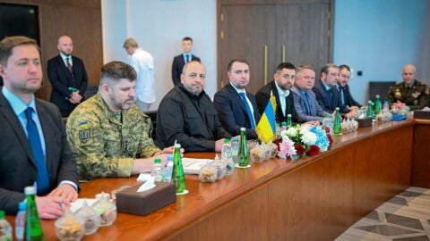 El Jefe del Estado Mayor General de las Fuerzas Armadas y otros representantes ucranianos