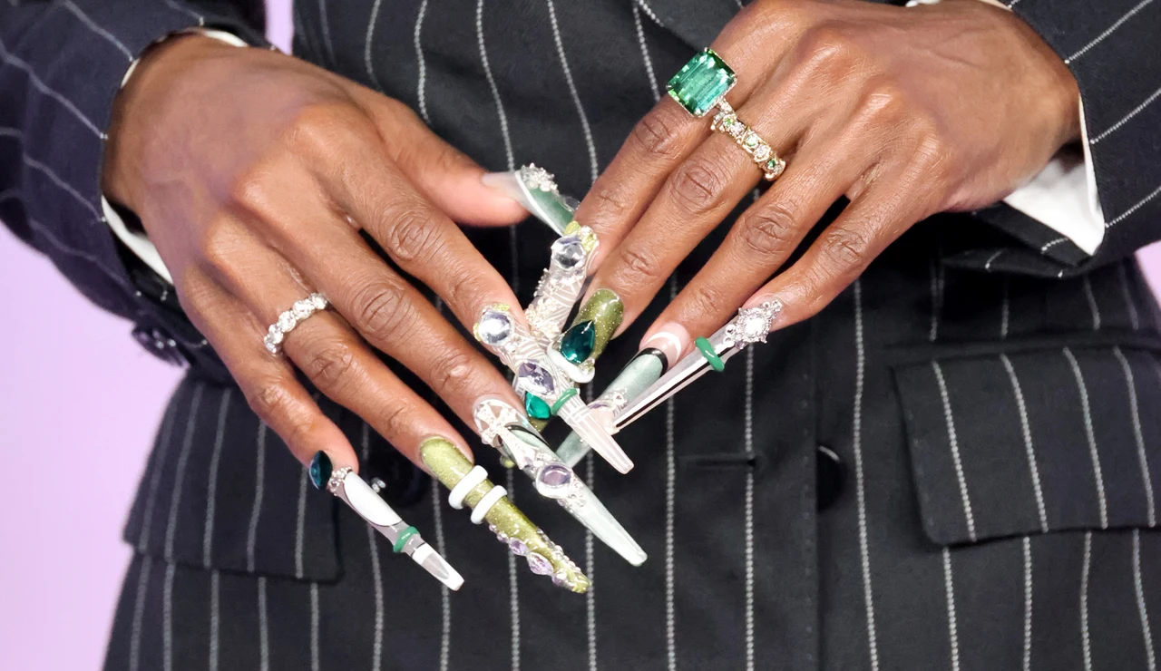 Uñas stiletto y nail art