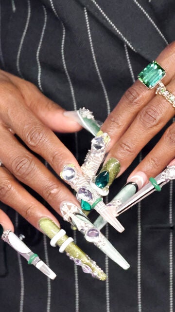 U&ntilde;as stiletto y nail art