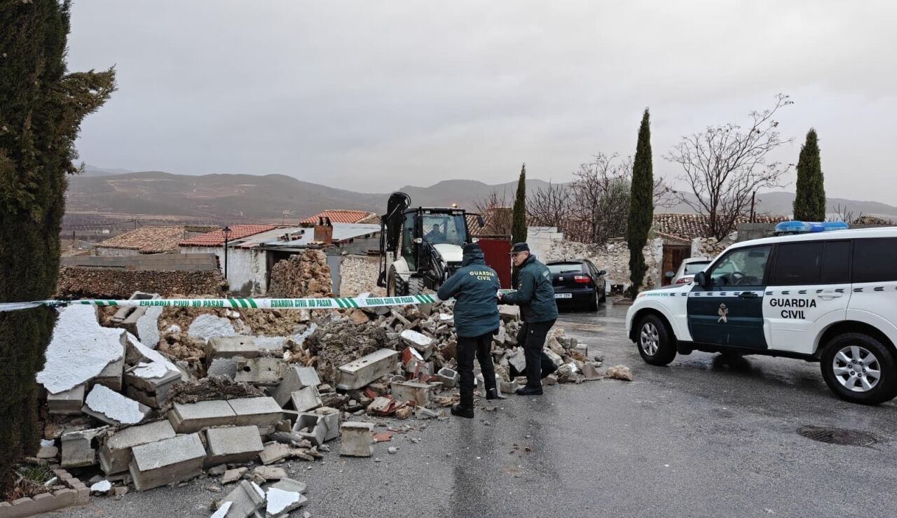 Muro desprendido en la Puebla de Don Fradrique (Granada)
