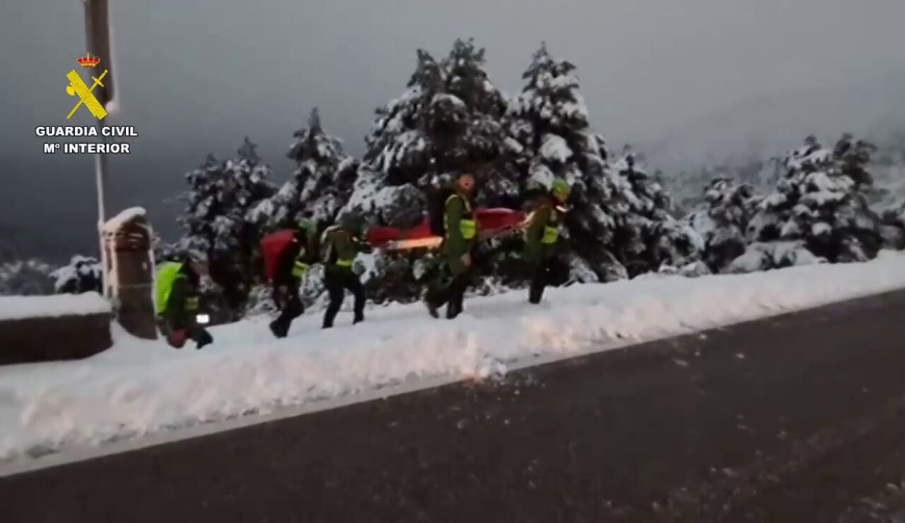  Muere el conductor de una quitanieves en &Aacute;vila tras caer desde 20 metros