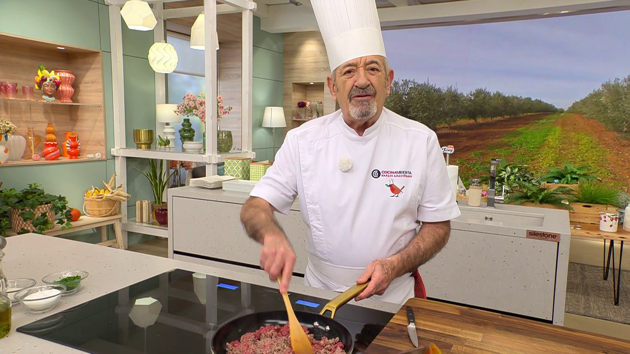 Karlos Arguiñano propone incluir la cocina y el reciclaje como nuevas asignaturas escolares: “Es fundamental” Karlos Arguiñano propone incluir la cocina y el reciclaje como nuevas asignaturas escolares: “Es fundamental”