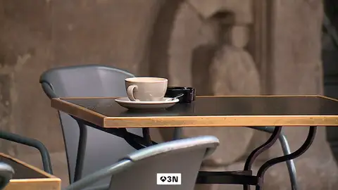 El tren de borrascas enfría el turismo en España y deja al sector tocado y a merced del clima El tren de borrascas enfría el turismo en España y deja al sector tocado y a merced del clima