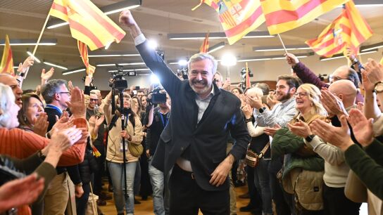 Jorge Azc&oacute;n celebra la victoria del PP en las elecciones de Arag&oacute;n