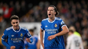 &Aacute;lvaro Carreras celebra su gol ante el Valencia