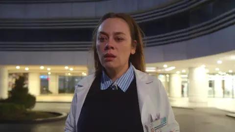 Evren vuelve a marcharse sin despedirse de Bahar: "Esto acaba aquí" Evren vuelve a marcharse sin despedirse de Bahar: "Esto acaba aquí"