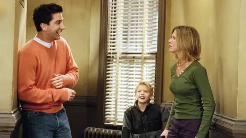 Jennifer Aniston y David Scwimmer como Ross y Rachel en Friends Jennifer Aniston y David Scwimmer como Ross y Rachel en Friends